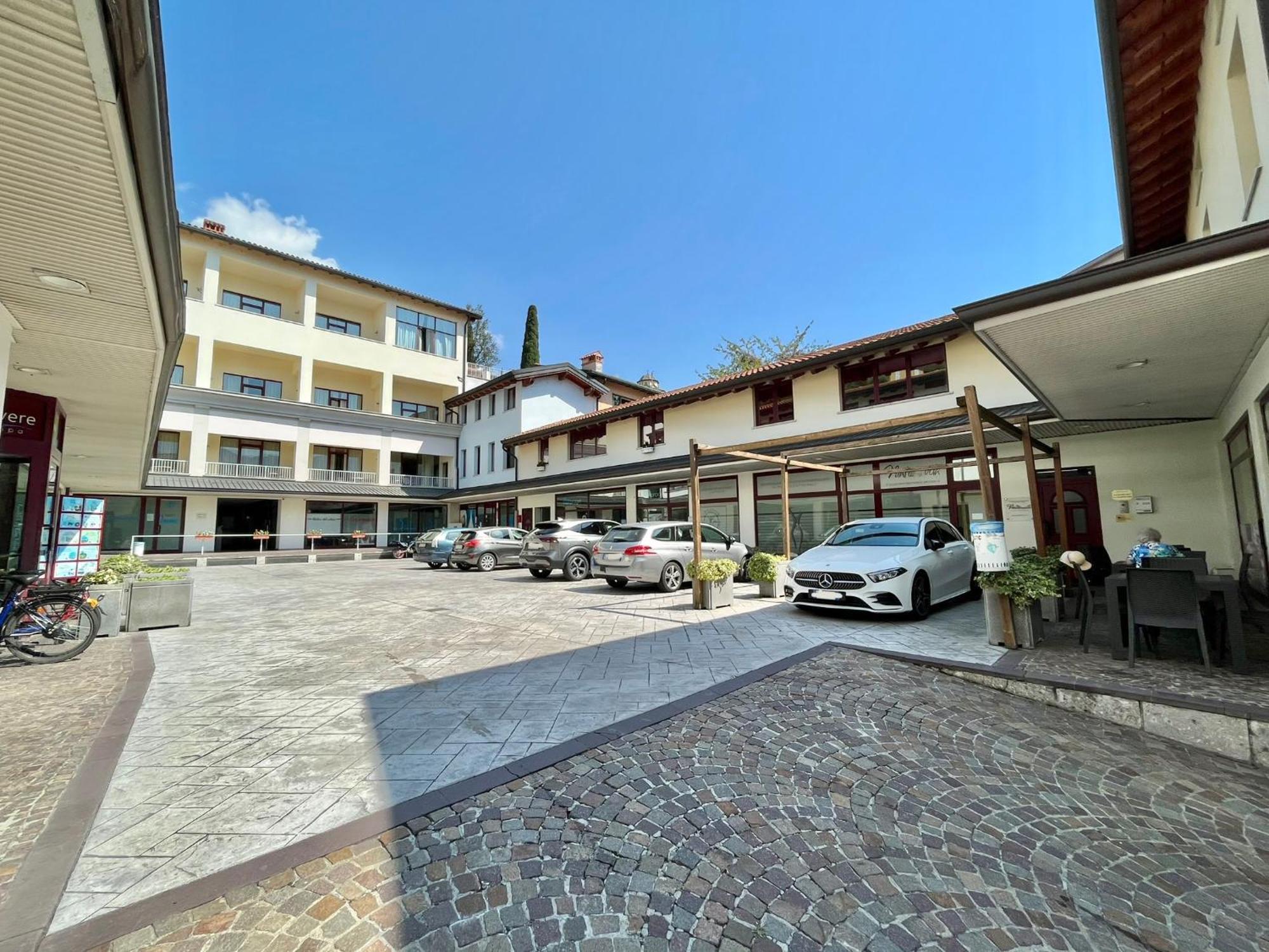 Hotel Lovere Resort & Spa Exterior photo