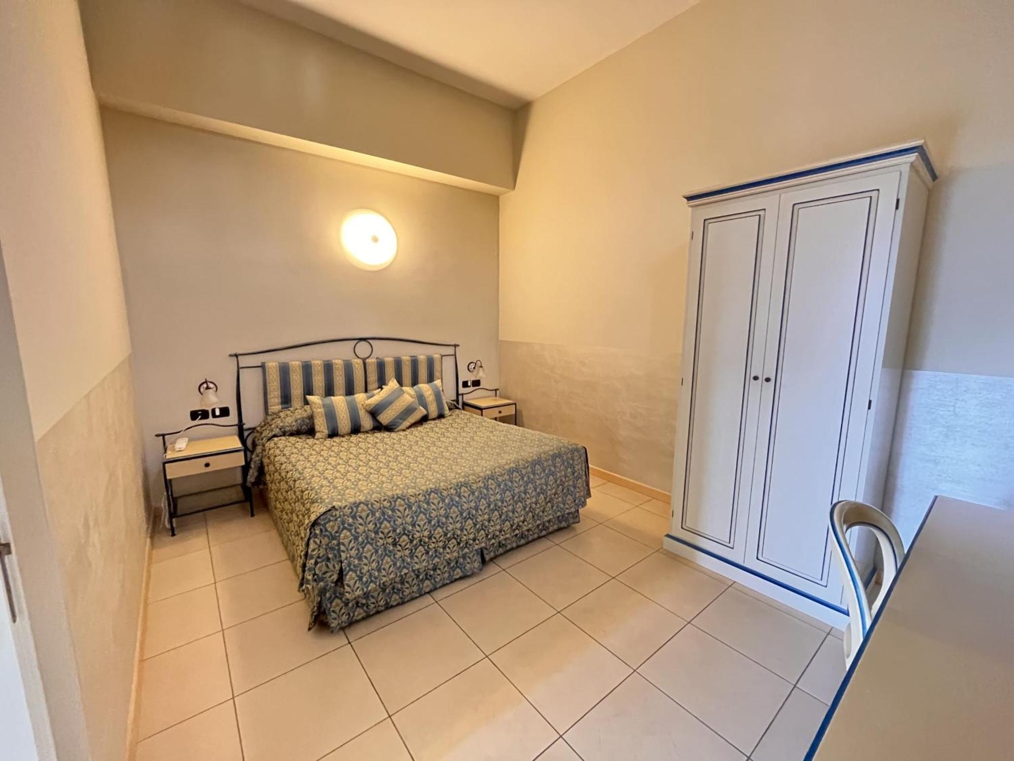 Hotel Lovere Resort & Spa Exterior photo