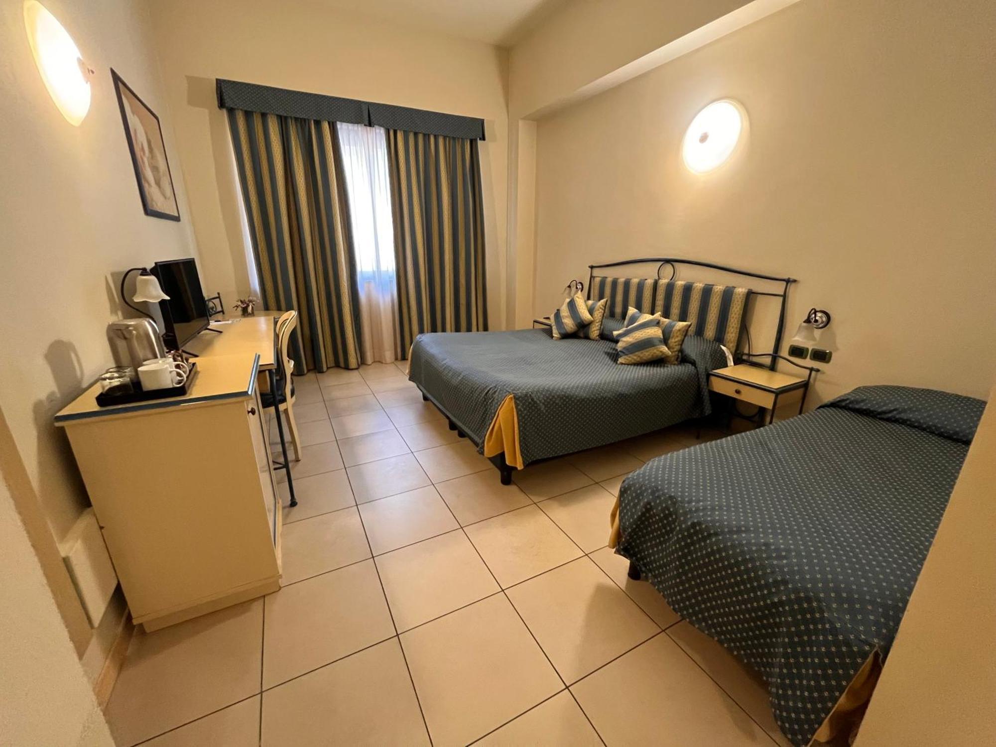 Hotel Lovere Resort & Spa Exterior photo